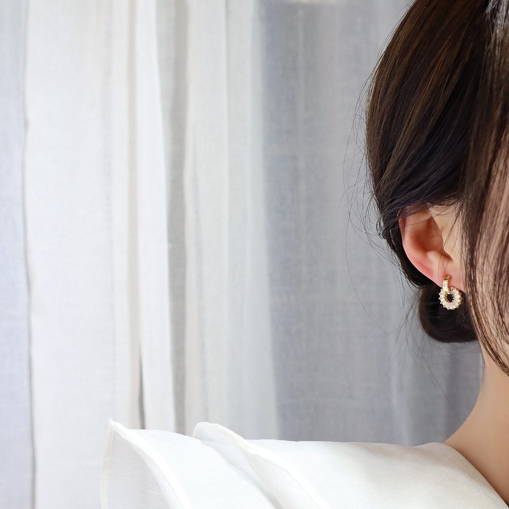 NEW 14K Gold Plated Diamond Circle Earrings a - Picture 3 of 3